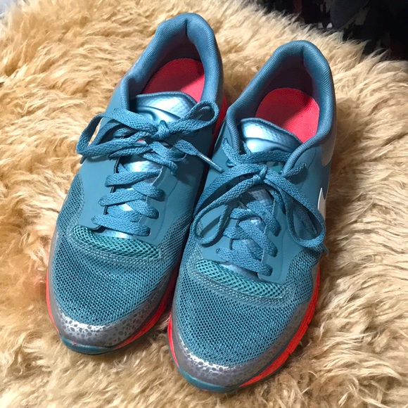 Nike Shoes - *SOLD* Green & silver Nike sneakers